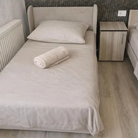 Pensjonat Ana L2 *